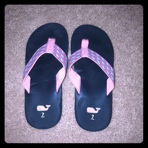 Vineyard vines flip flops